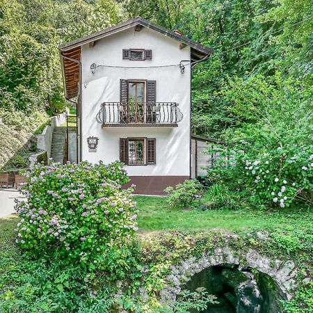House By The Stream - Happy Rentals Avce Екстер'єр фото