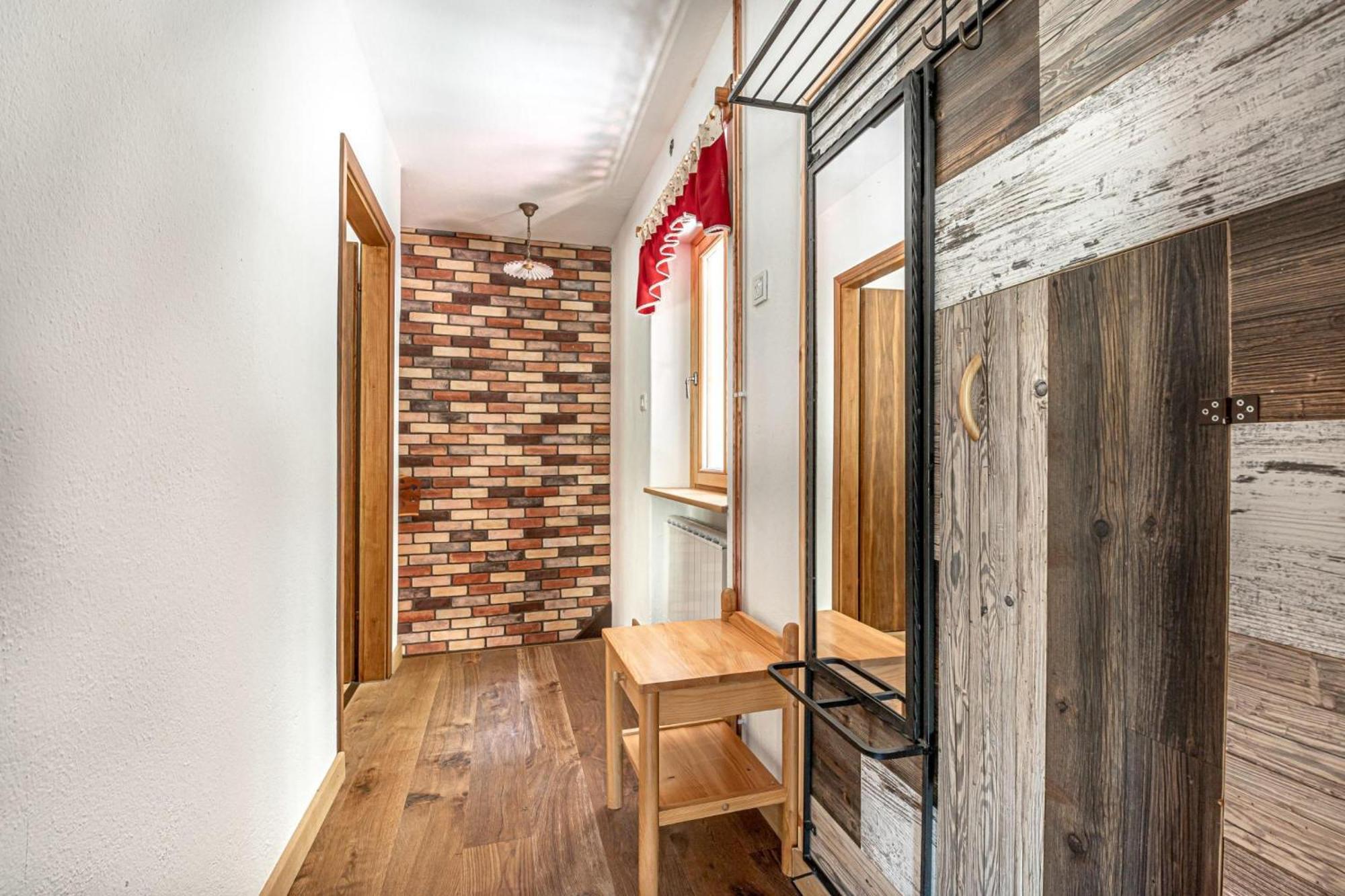 House By The Stream - Happy Rentals Avce Екстер'єр фото
