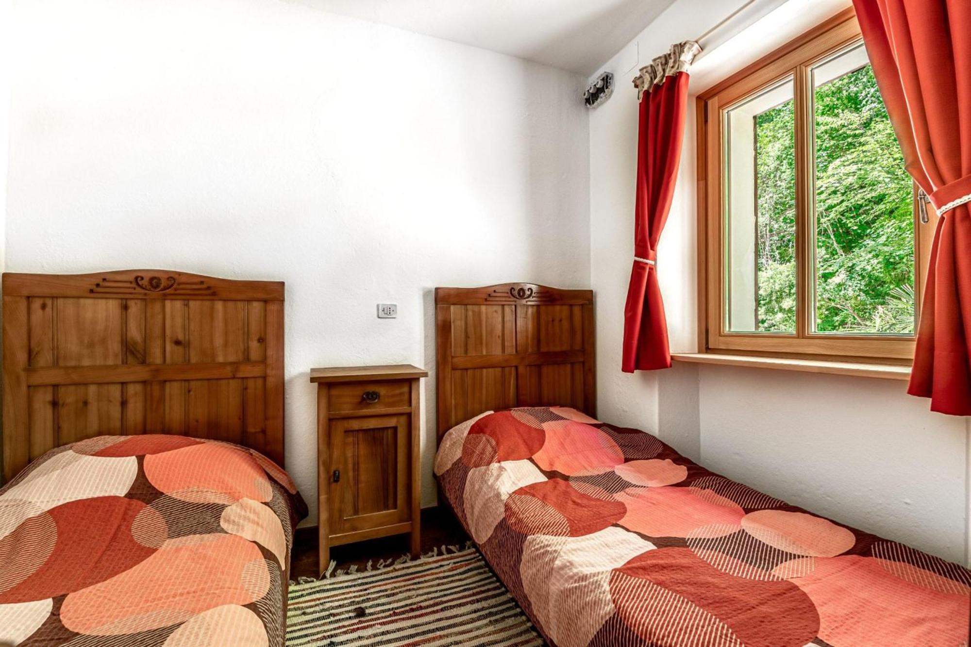 House By The Stream - Happy Rentals Avce Екстер'єр фото