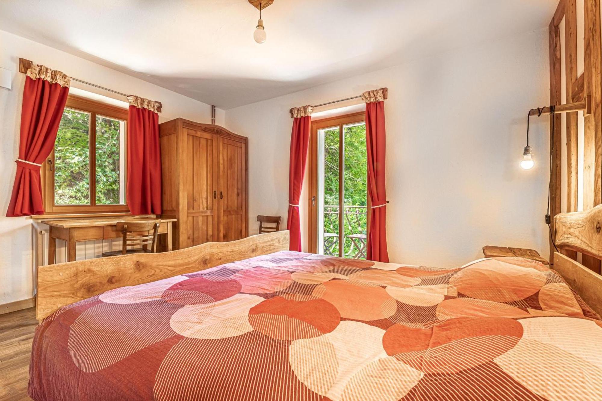 House By The Stream - Happy Rentals Avce Екстер'єр фото