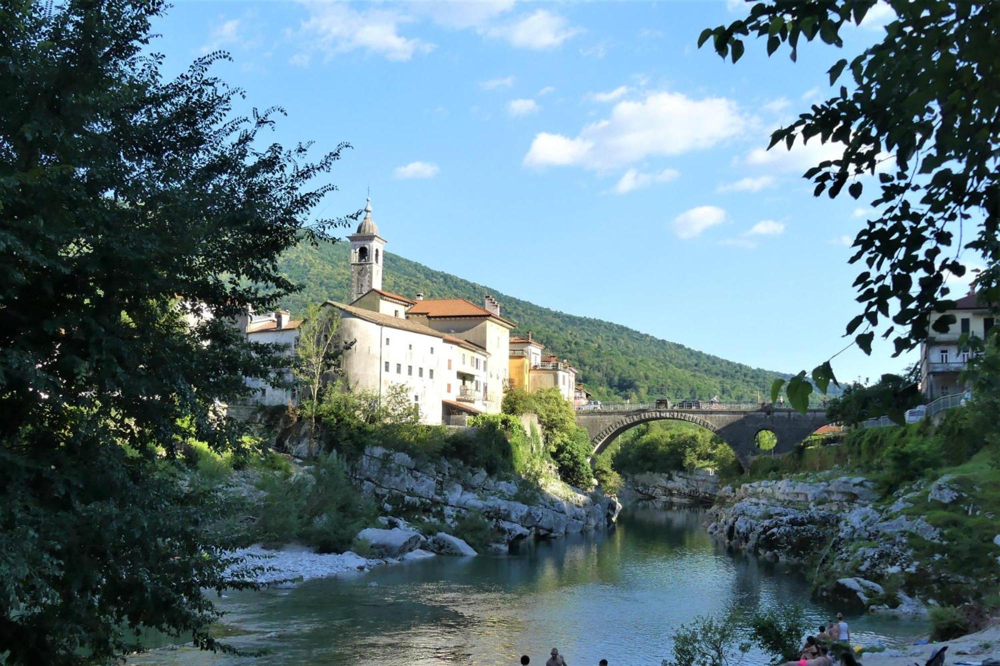 House By The Stream - Happy Rentals Avce Екстер'єр фото
